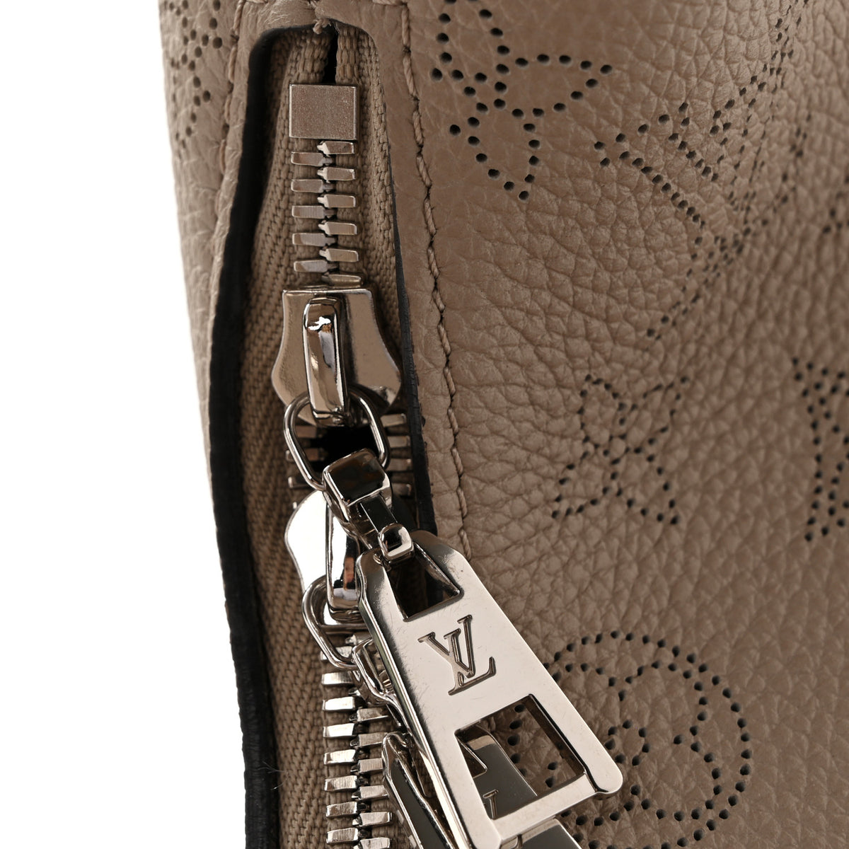 Louis Vuitton Mahina Why Knot MM Galet 12 of 12