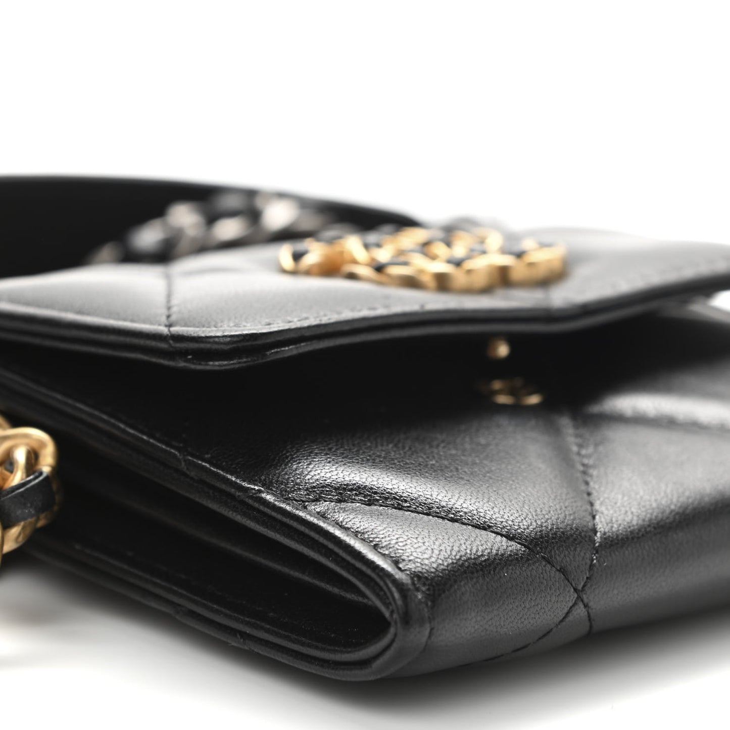 Shiny Goatskin Quilted Chanel 19 Flap Coin Purse With Chain Black