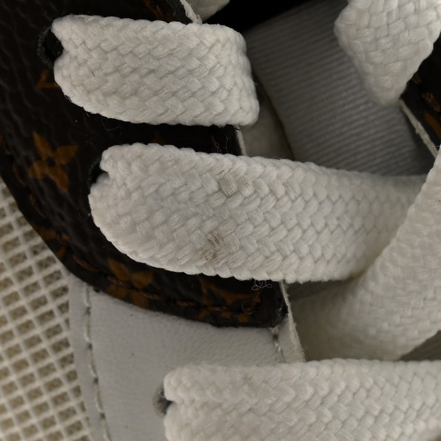 Louis Vuitton Monogram Calfskin Run 55 Sneakers 38.5 White 9 of 11