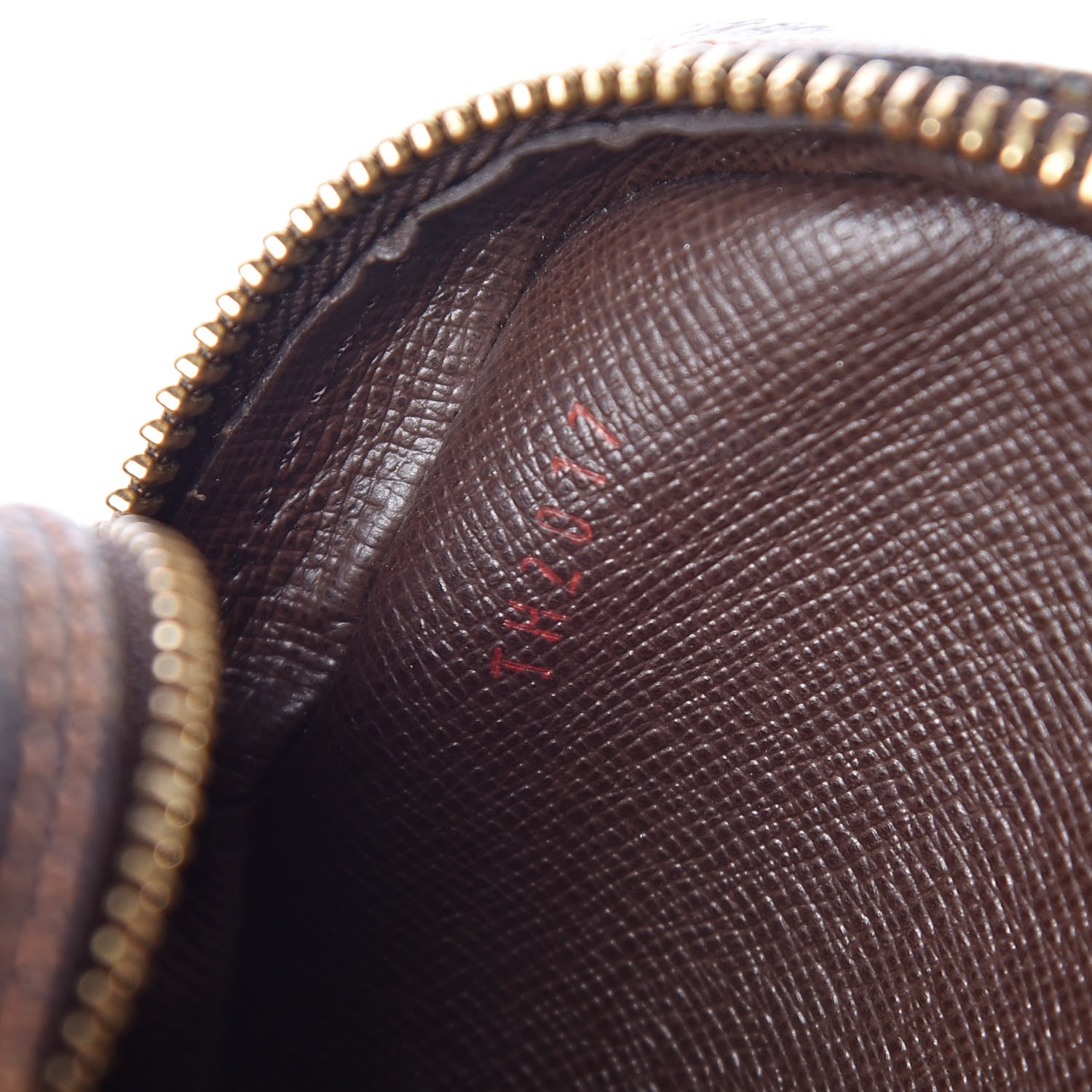 Louis Vuitton Damier Ebene Danube 21 7 of 9