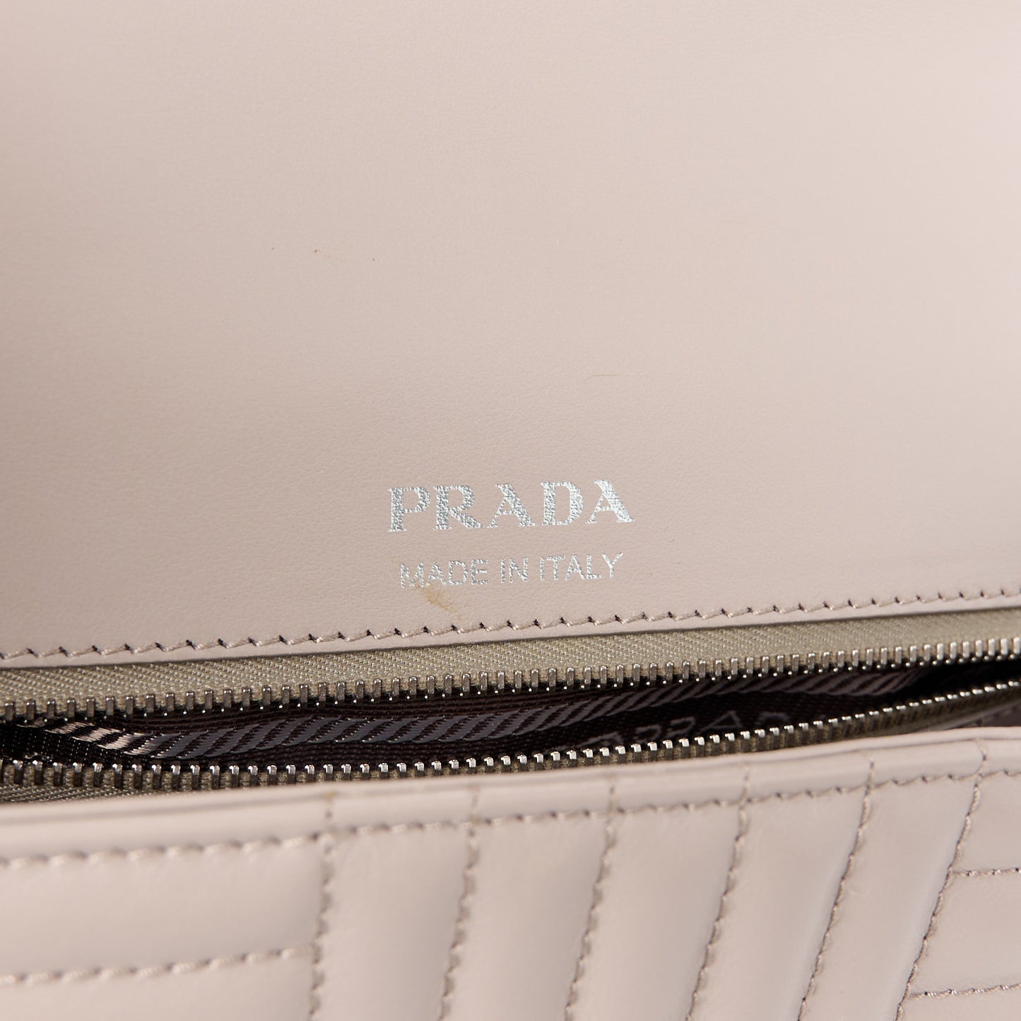 Soft Calfskin Impunture Diagramme Large Chain Flap Shoulder Bag Pomice