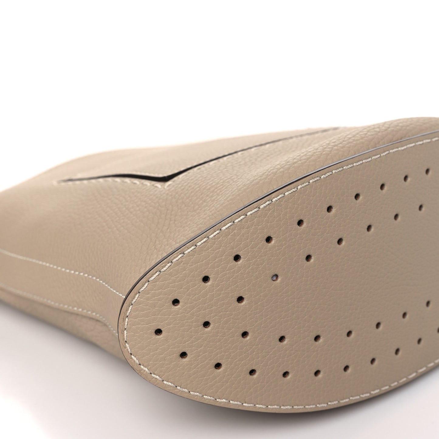 Taurillon Pin Daily Surpique Bucket Sand