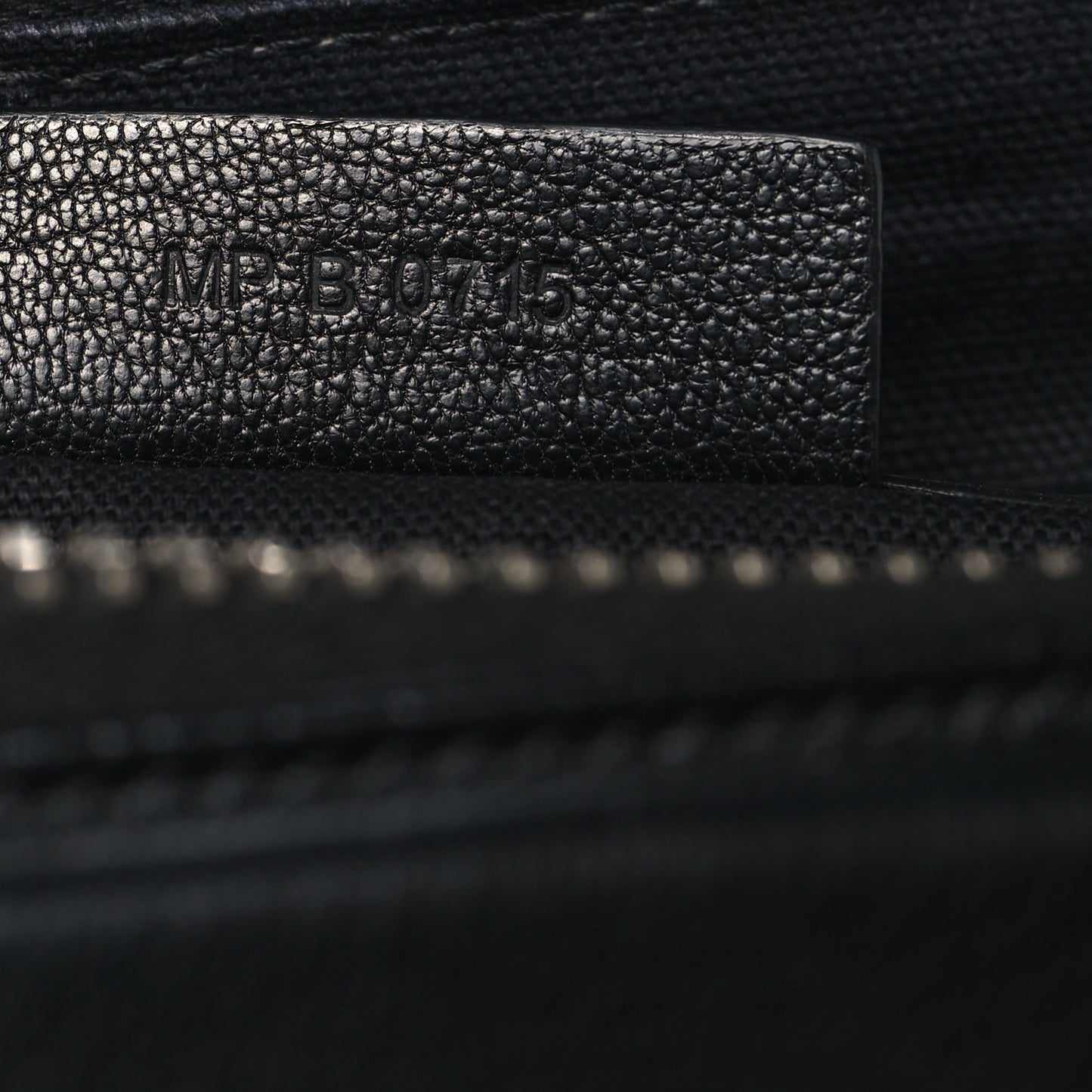 Sugar Goatskin Medium Antigona Black