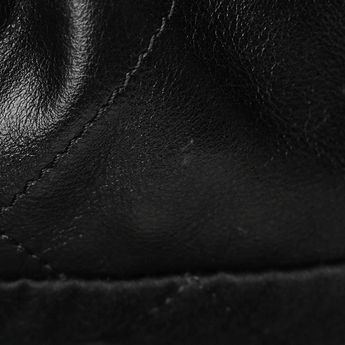 Shiny Calfskin Quilted Chanel 22 Black