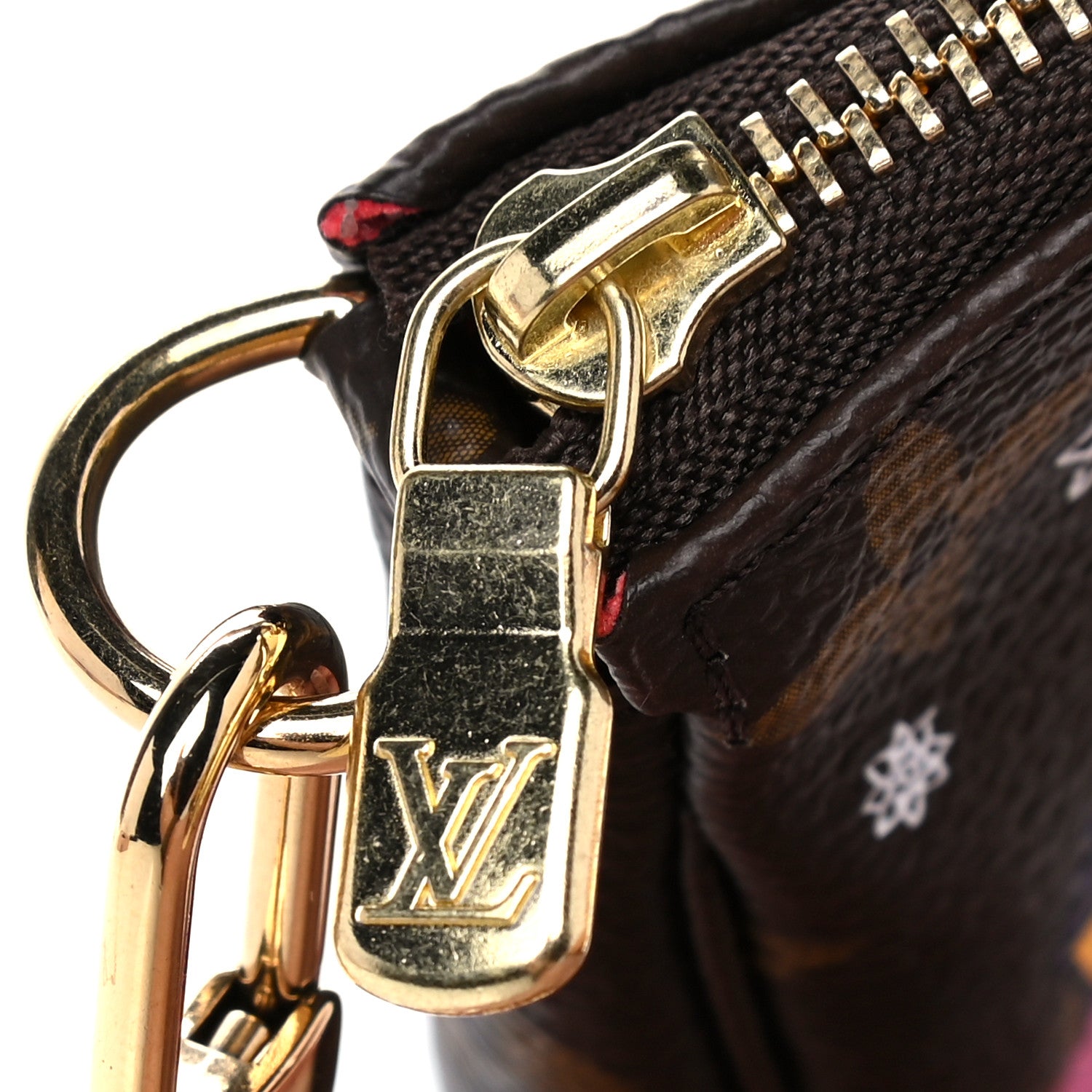Louis Vuitton Monogram 2021 Christmas Animation London Mini Pochette Accessories Red 10 of 11