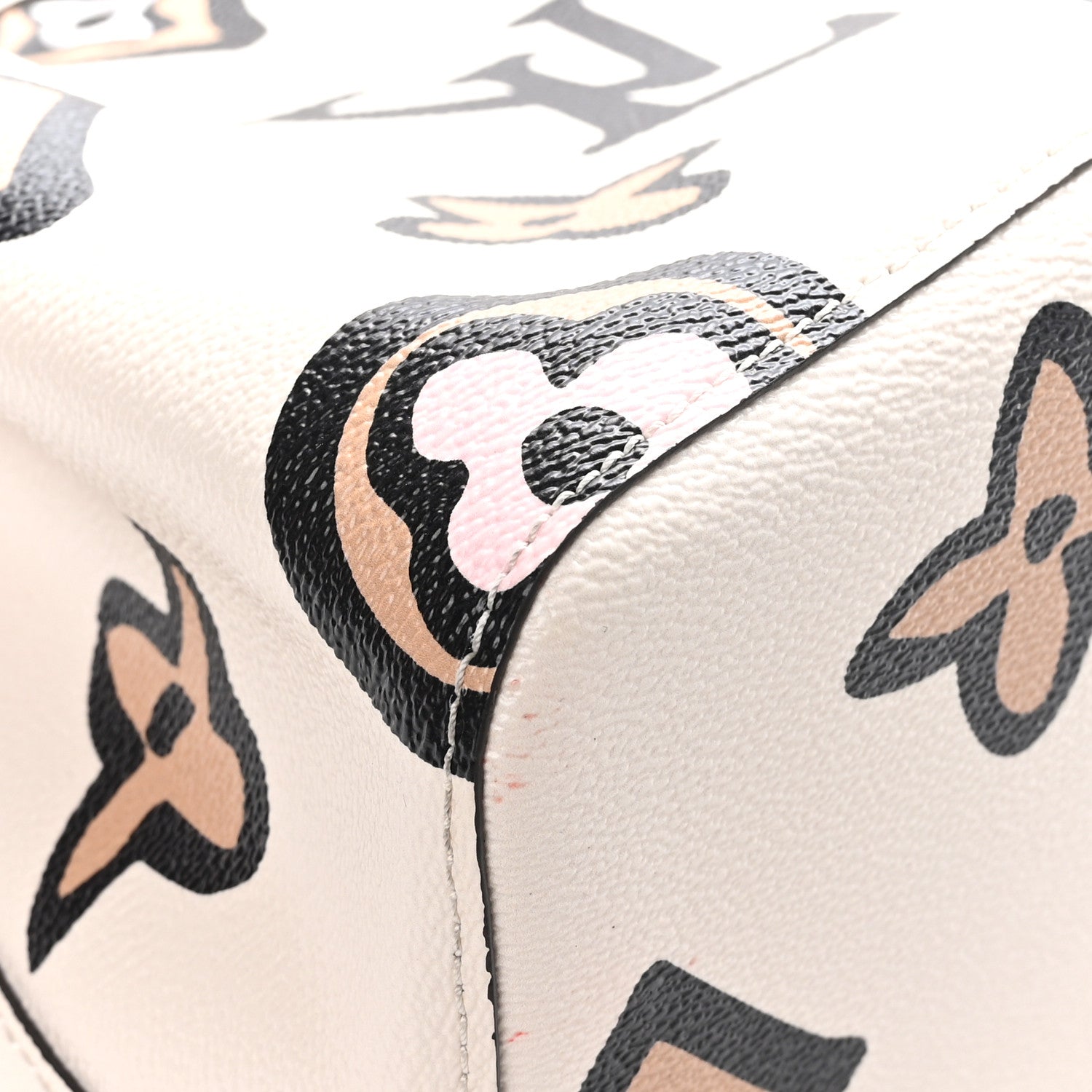 Louis Vuitton Monogram Giant Wild At Heart Neonoe MM Creme 10 of 11
