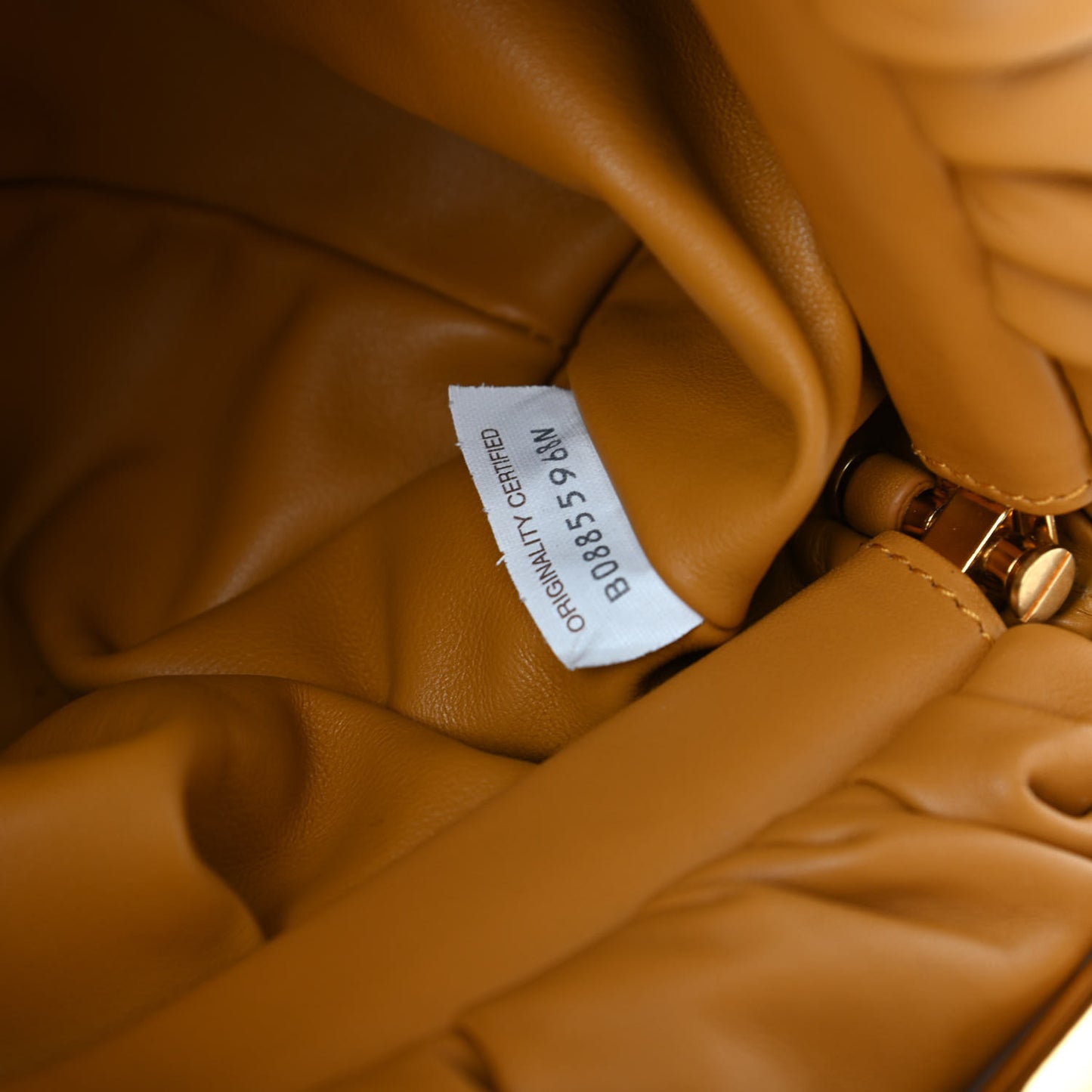Calfskin The Pouch Chain Ocra