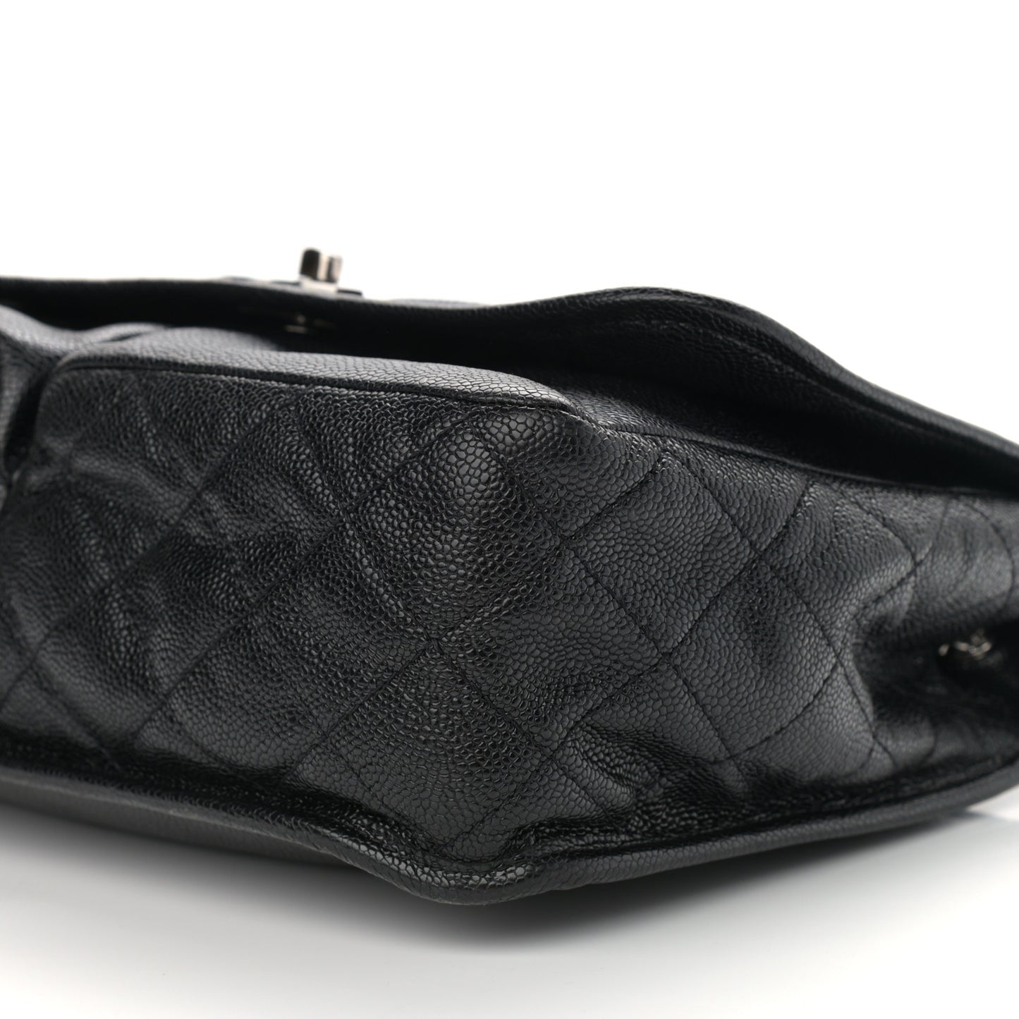 Grained Calfskin Large Natural Beauty Flap Black