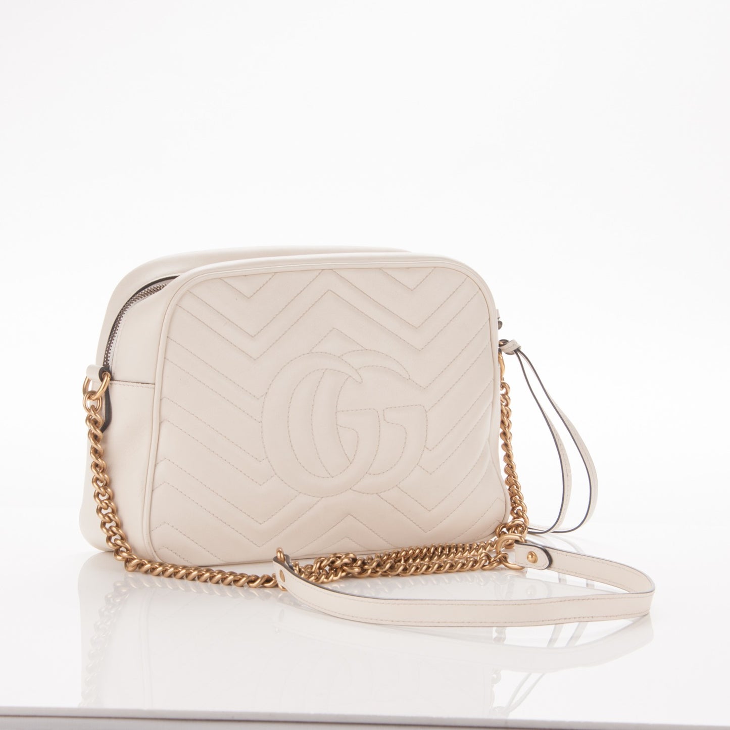 Calfskin Matelasse Medium GG Marmont Chain Shoulder Bag Mystic White