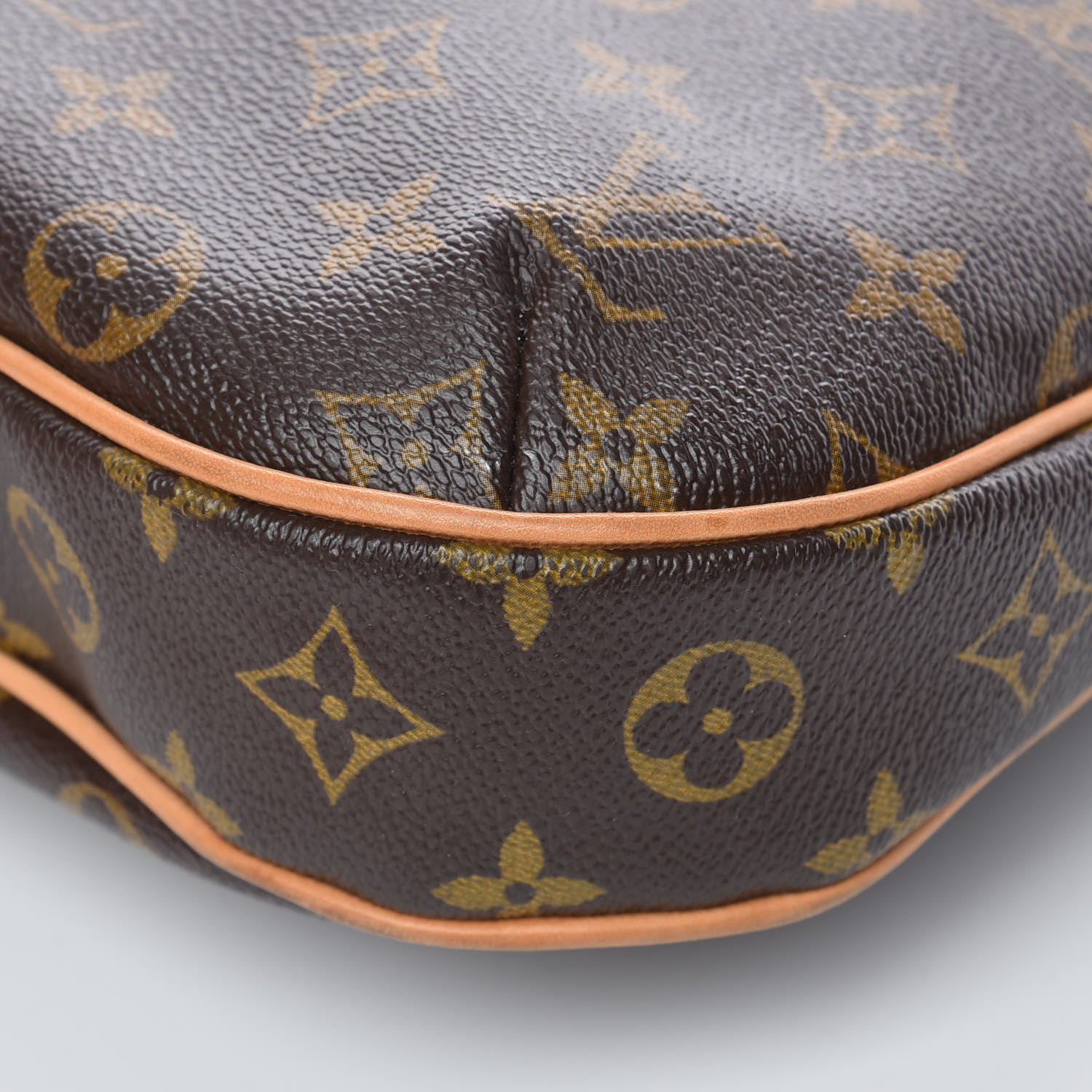 Louis Vuitton Monogram Odeon MM 9 of 13