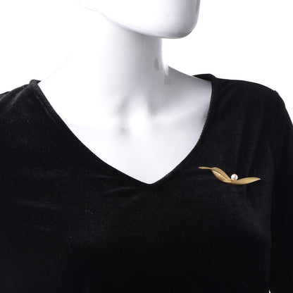 Mikimoto 18K Yellow Gold Akoya Pearl 7mm Leaf Brooch 2 of 4