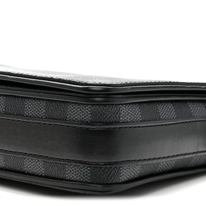 Louis Vuitton Damier Graphite 3D Studio Messenger 9 of 9
