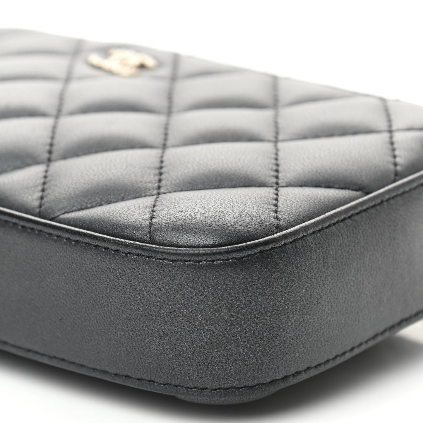 Iridescent Lambskin Quilted Pearl Clutch With Chain Black