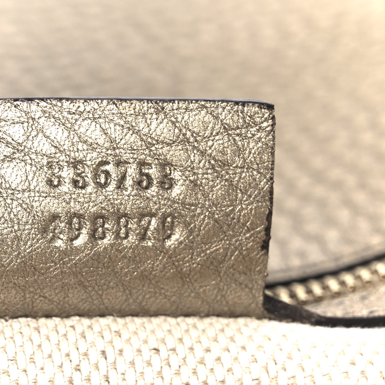 Gucci Metallic Pebbled Calfskin Medium Soho Clutch Golden Beige 7 of 9