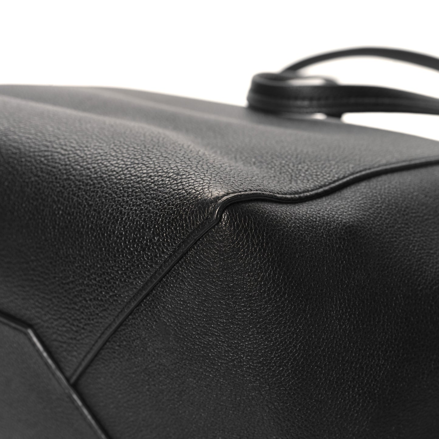 Soft Grained Calfskin Medium Belt Cabas Phantom Black