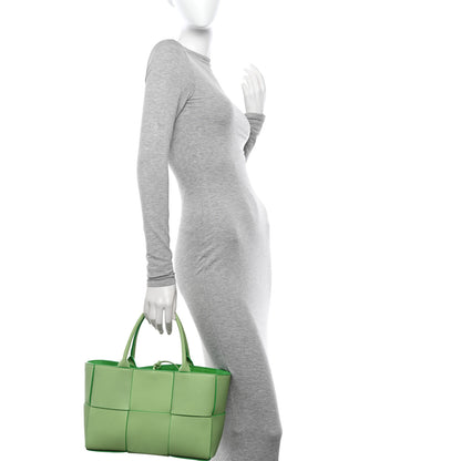 Bottega Veneta Nappa Maxi Intrecciato Arco Tote Pistachio Parakeet 2 of 10