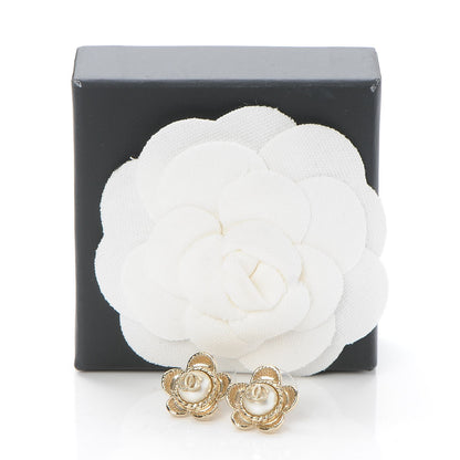 Chanel Pearl CC Flower Earrings Gold 5 of 5