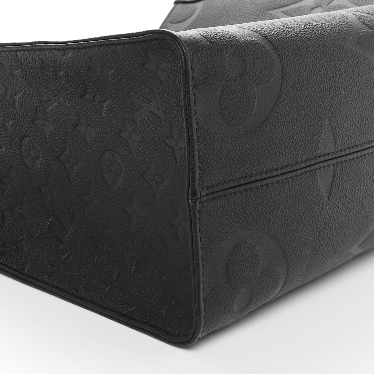 Louis Vuitton Empreinte Monogram Giant Onthego MM Black 8 of 10