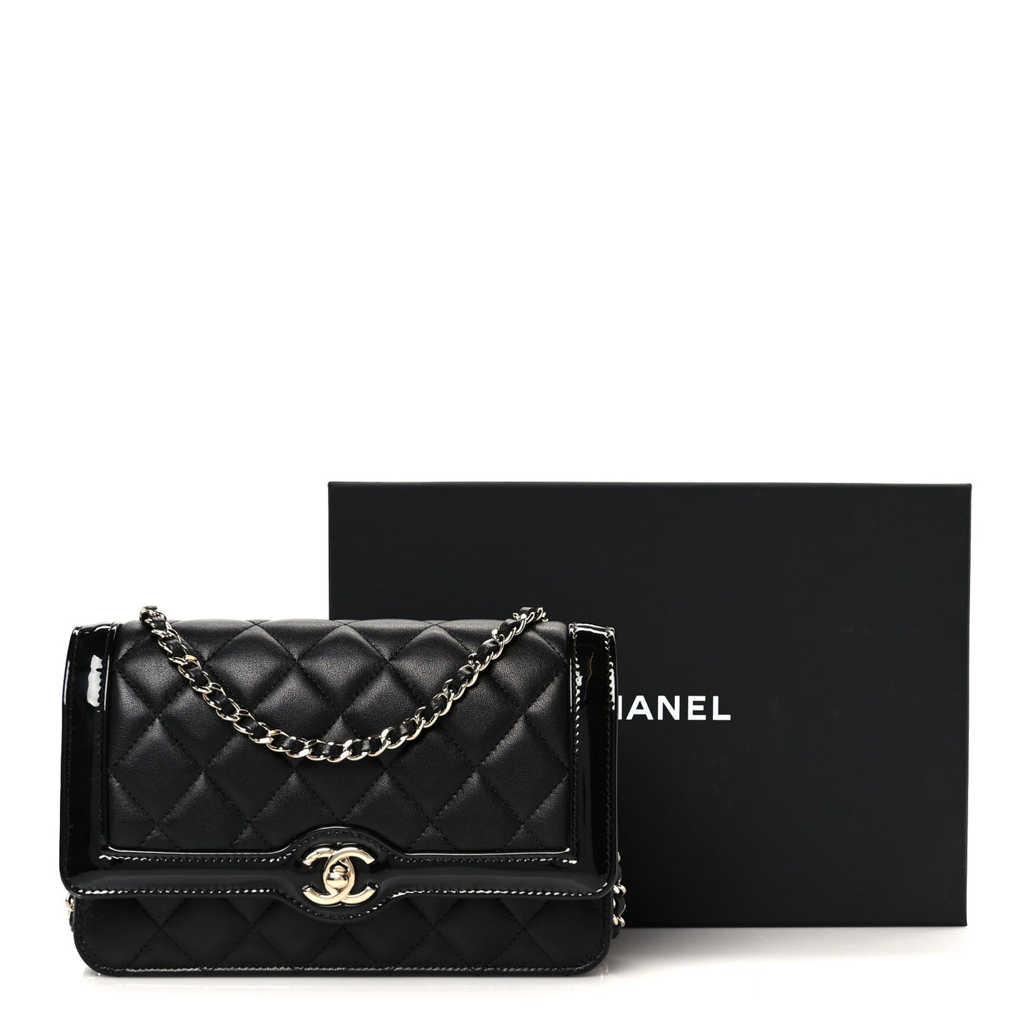 Lambskin Patent Calfskin Quilted Hold The Line CC Wallet On Chain WOC Black
