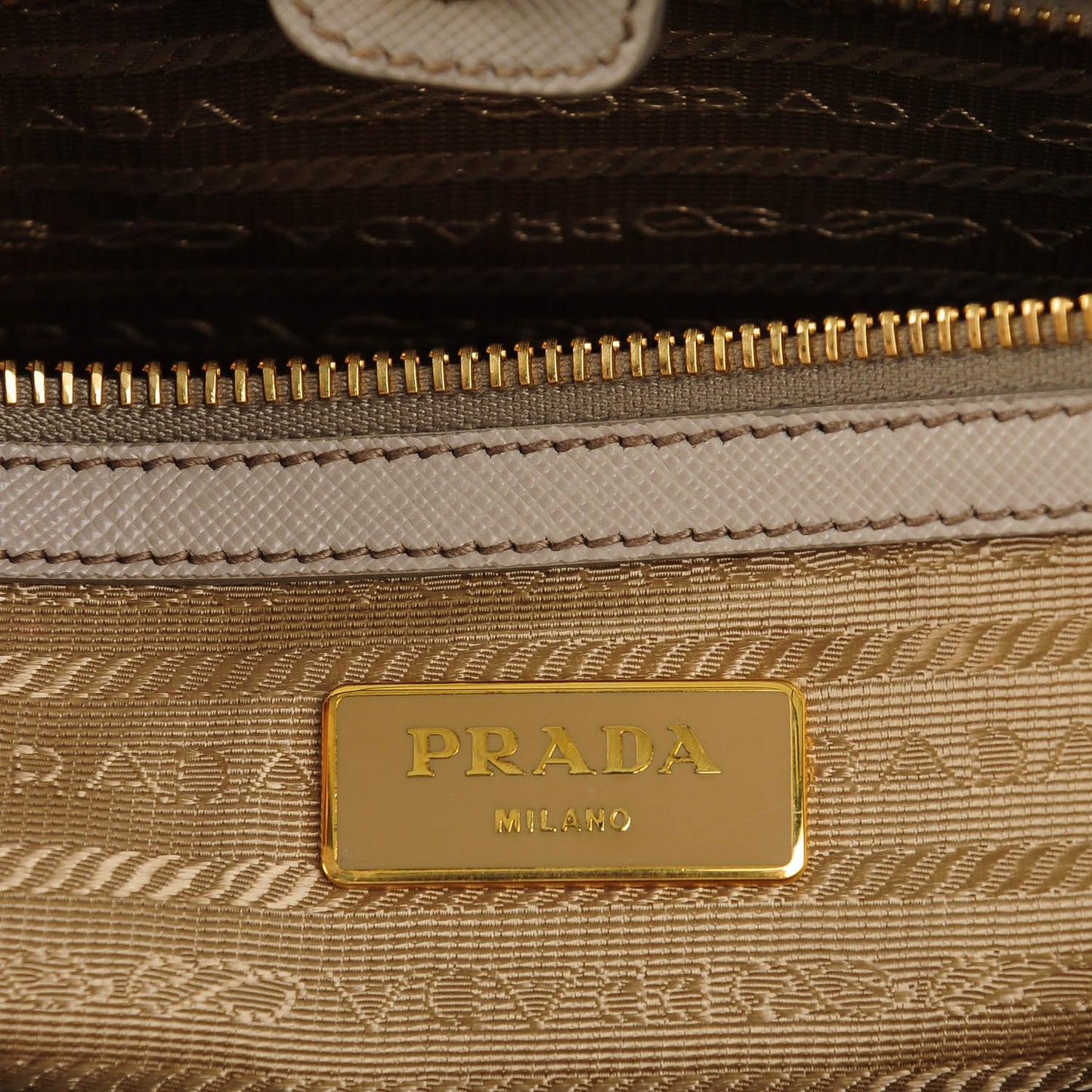 Saffiano Lux Large Tote Pomice