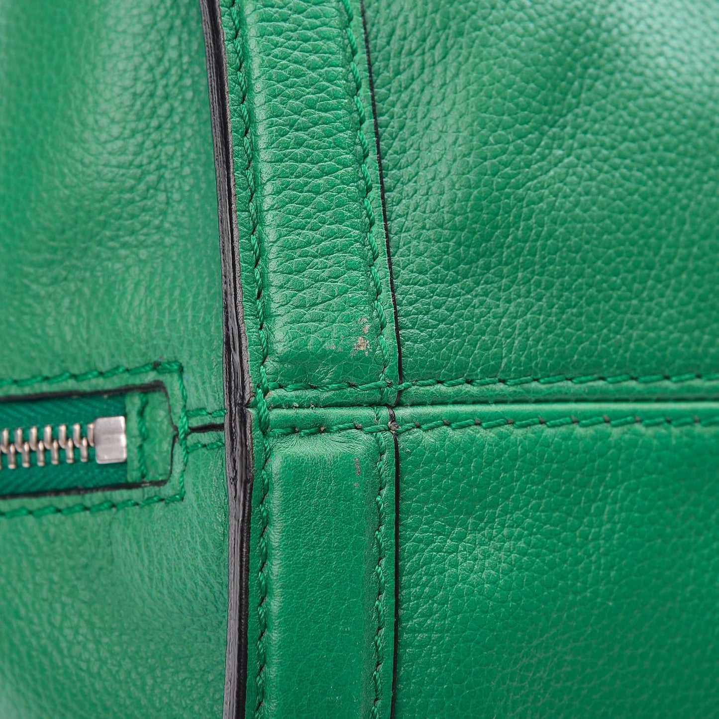 Pebbled Calfskin Large Skull Padlock Zip Around Tote Green