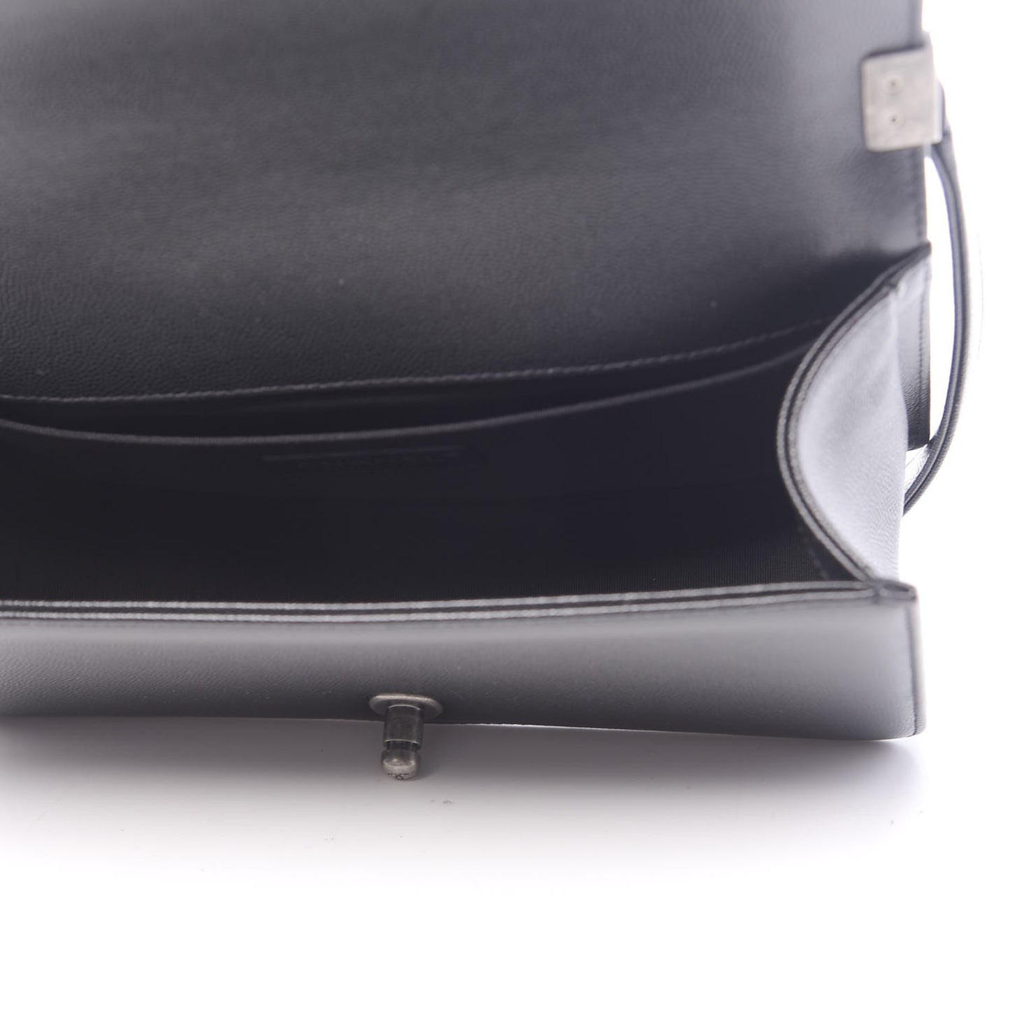 Caviar Quilted Medium Boy Flap Black