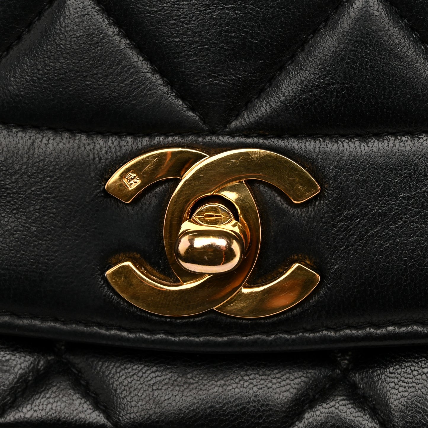 Lambskin Quilted Medium Single Flap Black