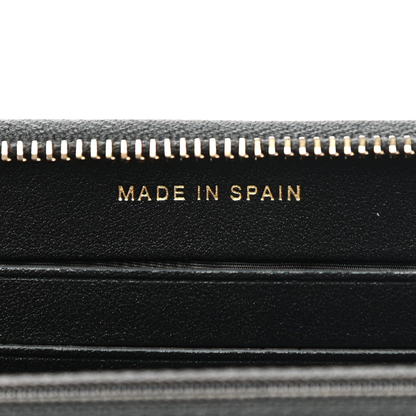 Iridescent Caviar Quilted Medium Zip Around Wallet Black