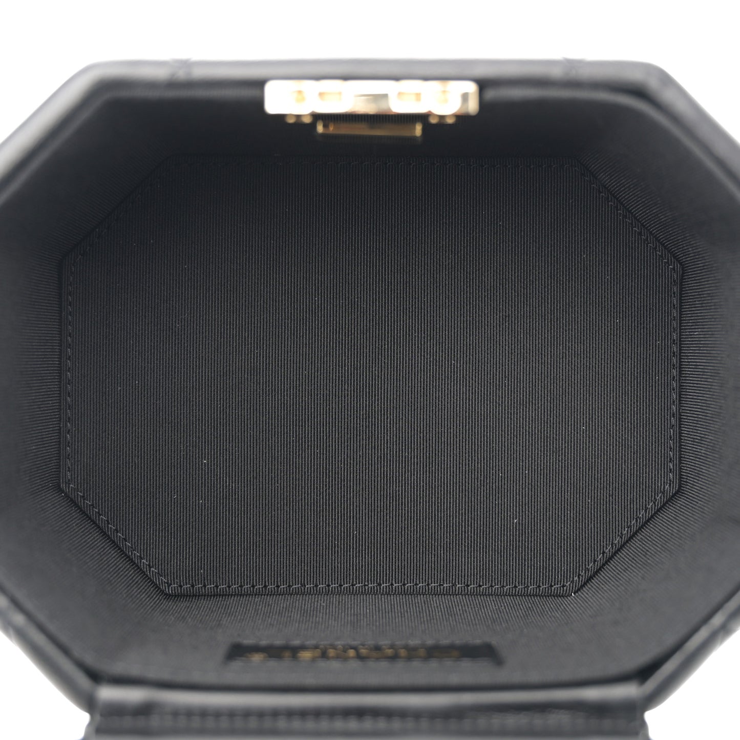 Lambskin Quilted Vendome Case Black