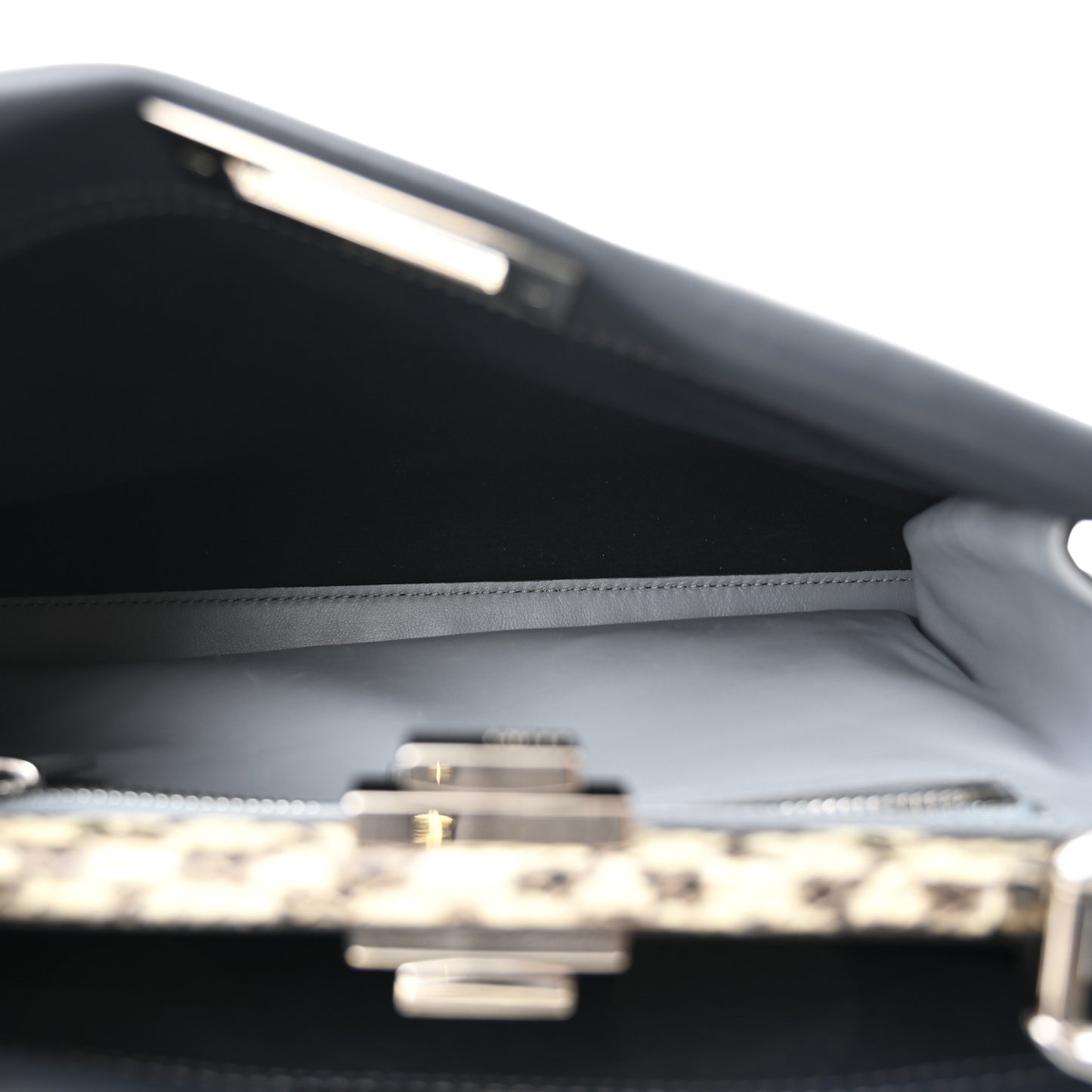 Vitello Seta Shiny Nappa Elaphe Medium Peekaboo Iconic Satchel Notturno Natural