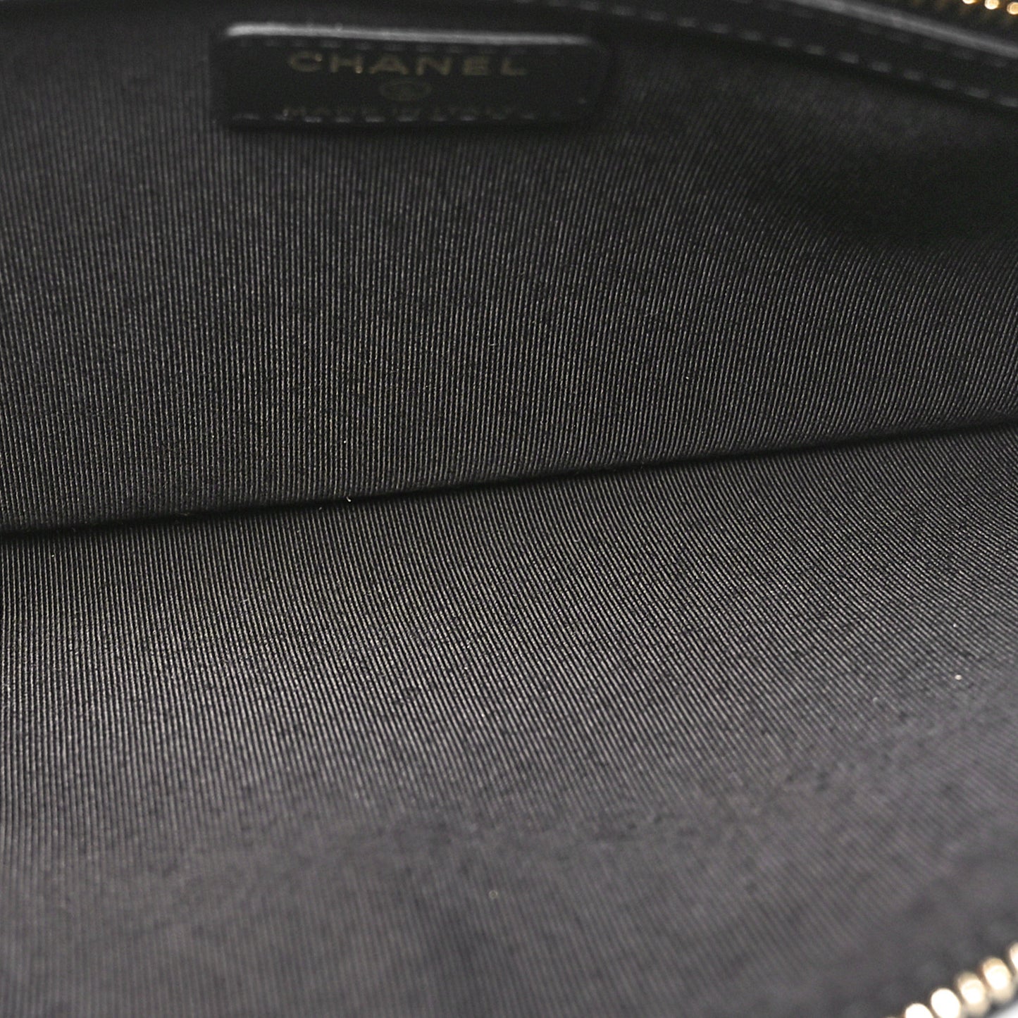 Calfskin Quilted Pearl Medium Cosmetic Case Black