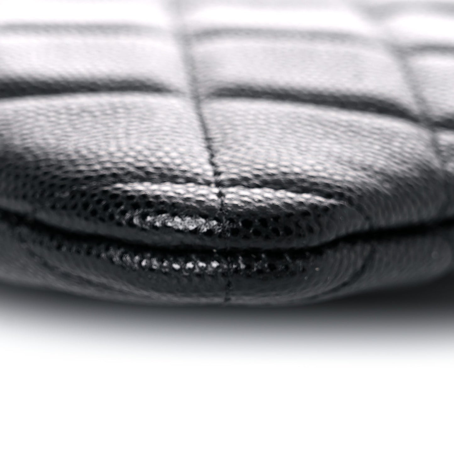 Caviar Quilted Medium Cosmetic Case Black