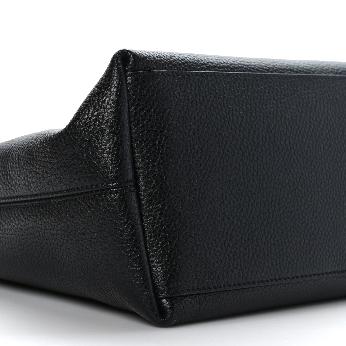 Pebbled Calfskin Medium Soho Chain Shoulder Bag Black