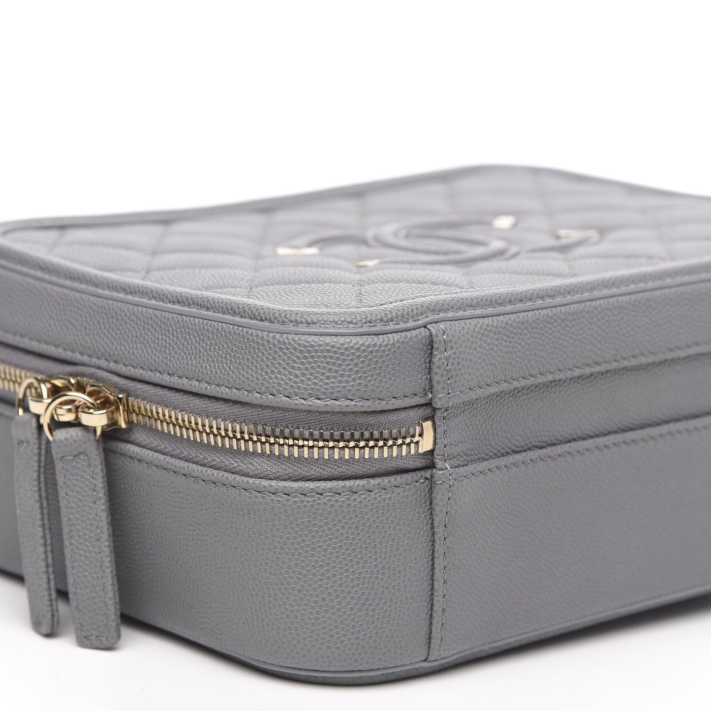 Caviar Quilted Medium CC Filigree Vanity Case Grey