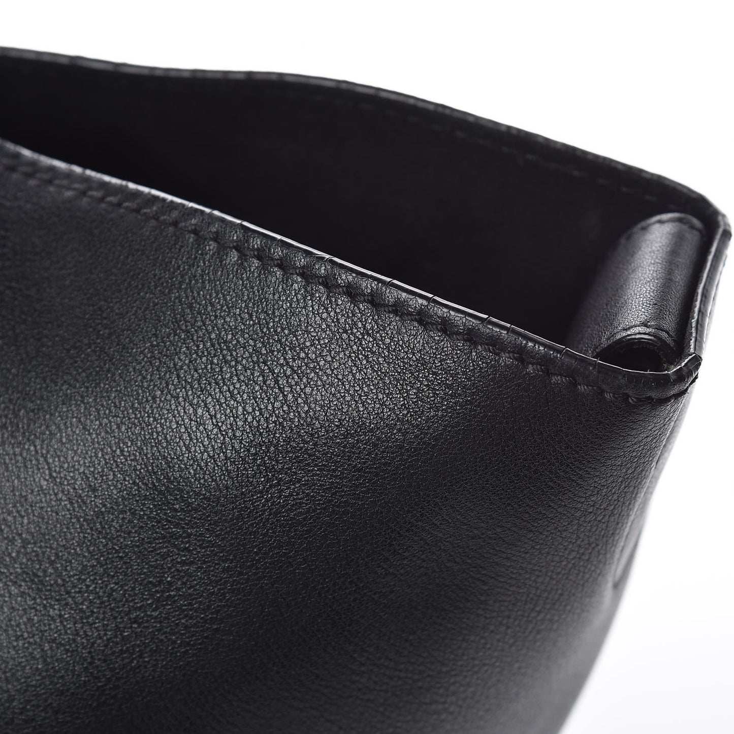 Smooth Calfskin Medium Phantom Luggage Black