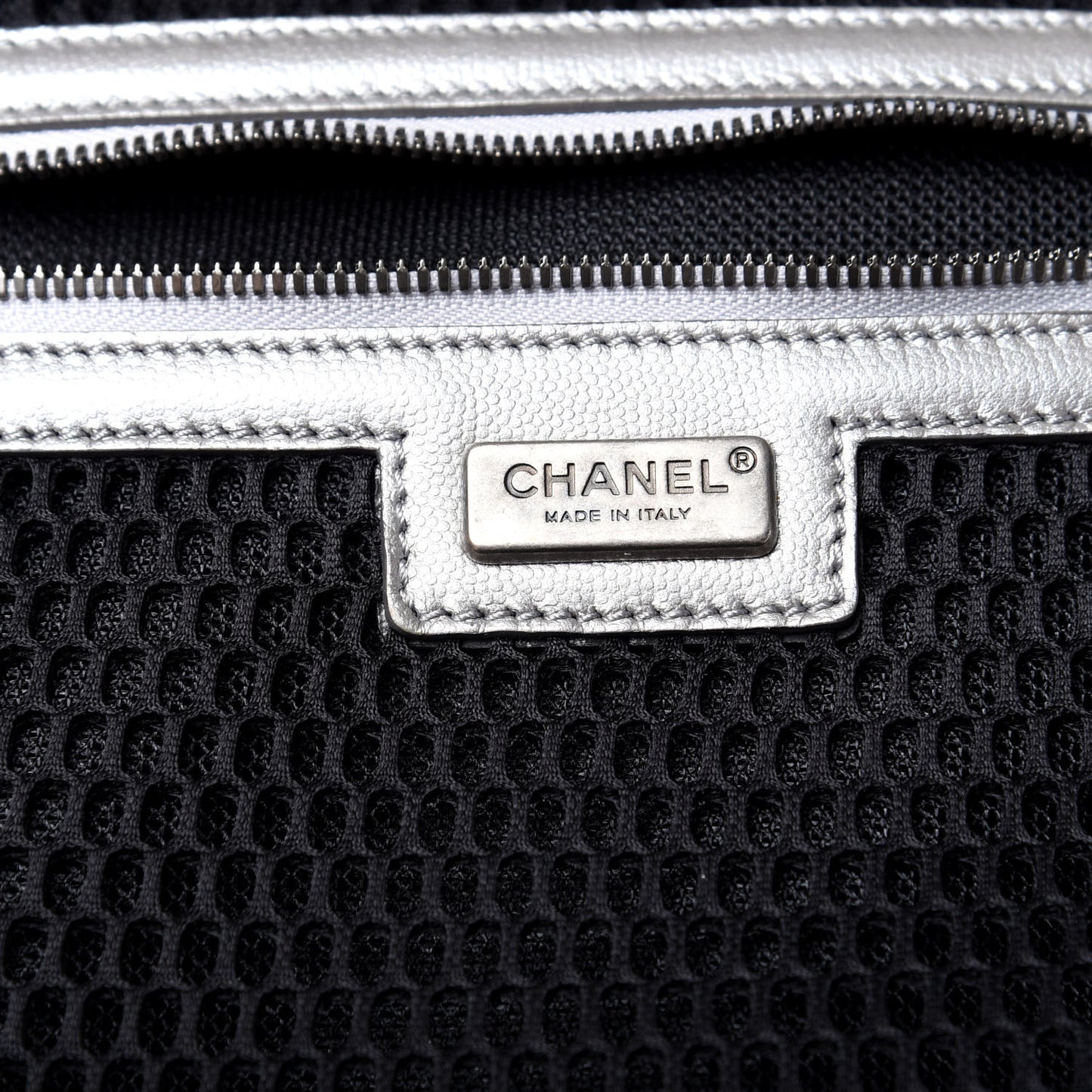 Metallic Caviar Quilted Coco Case Trolley Silver