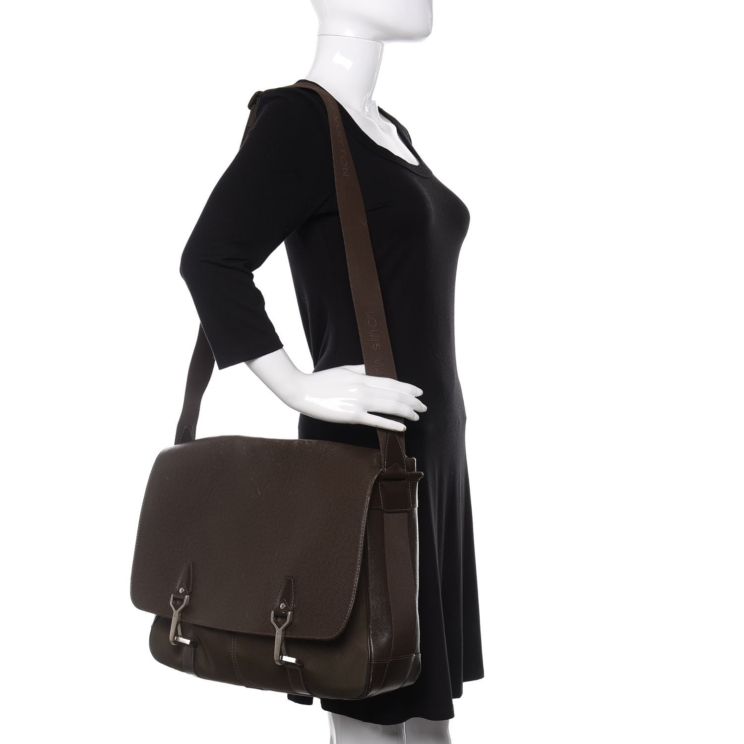 Louis Vuitton Taiga Dersou Messenger Bag Grizzli 2 of 12