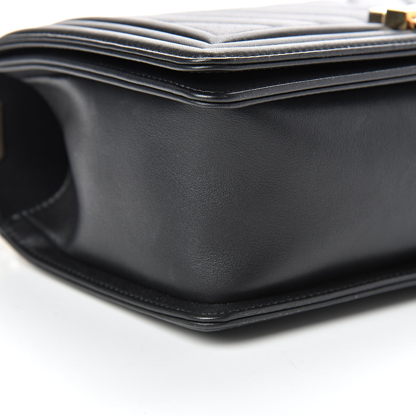 Calfskin Chevron Quilted Medium Boy Flap Black