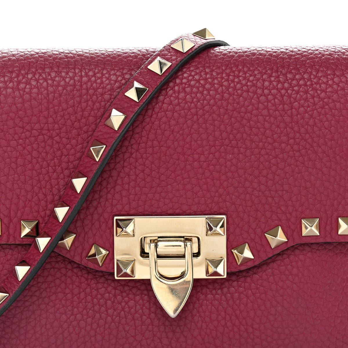 Pebbled Calfskin Medium Rockstud Flip Lock Crossbody Bag Camelia