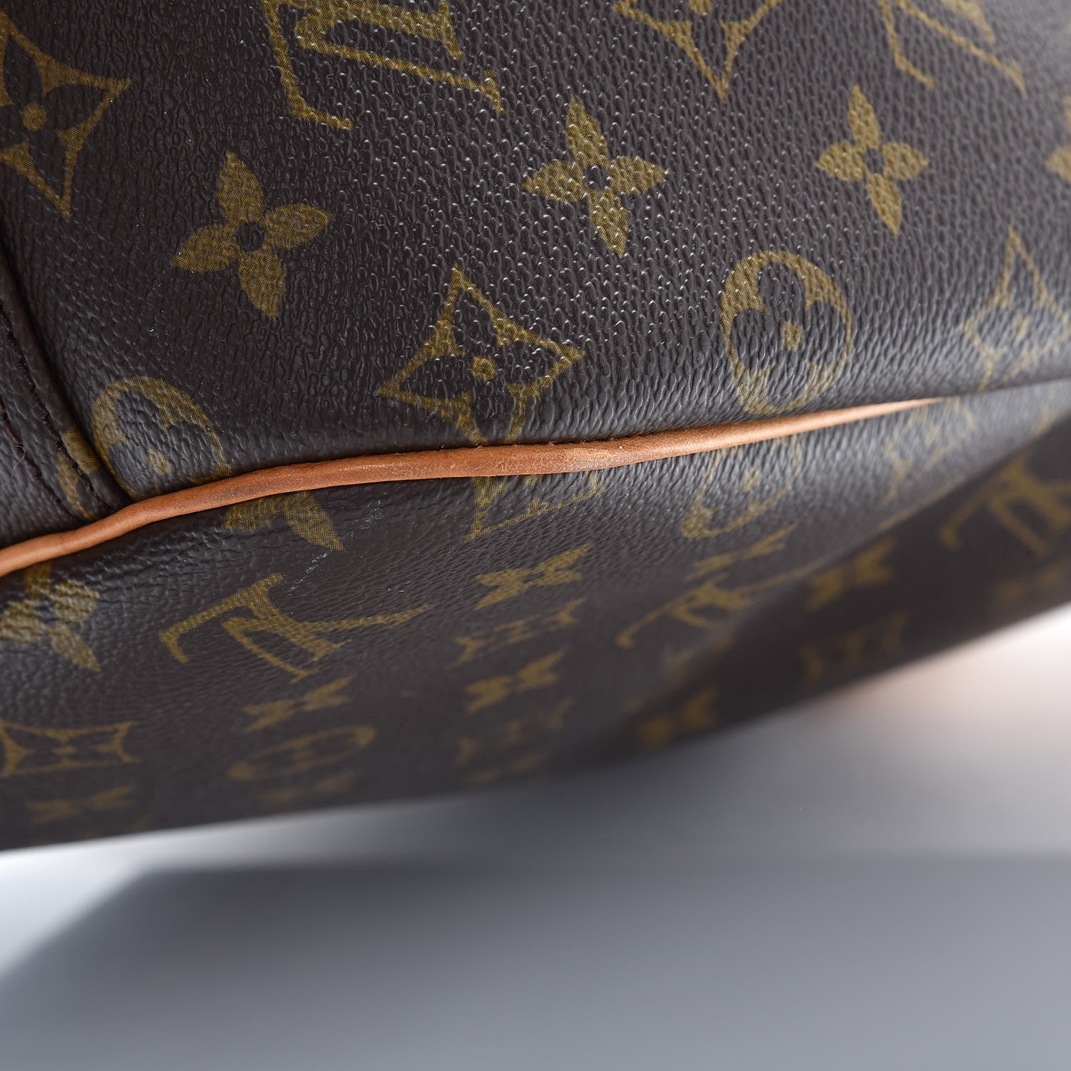 Louis Vuitton Monogram Excursion Shoe Bag 12 of 14