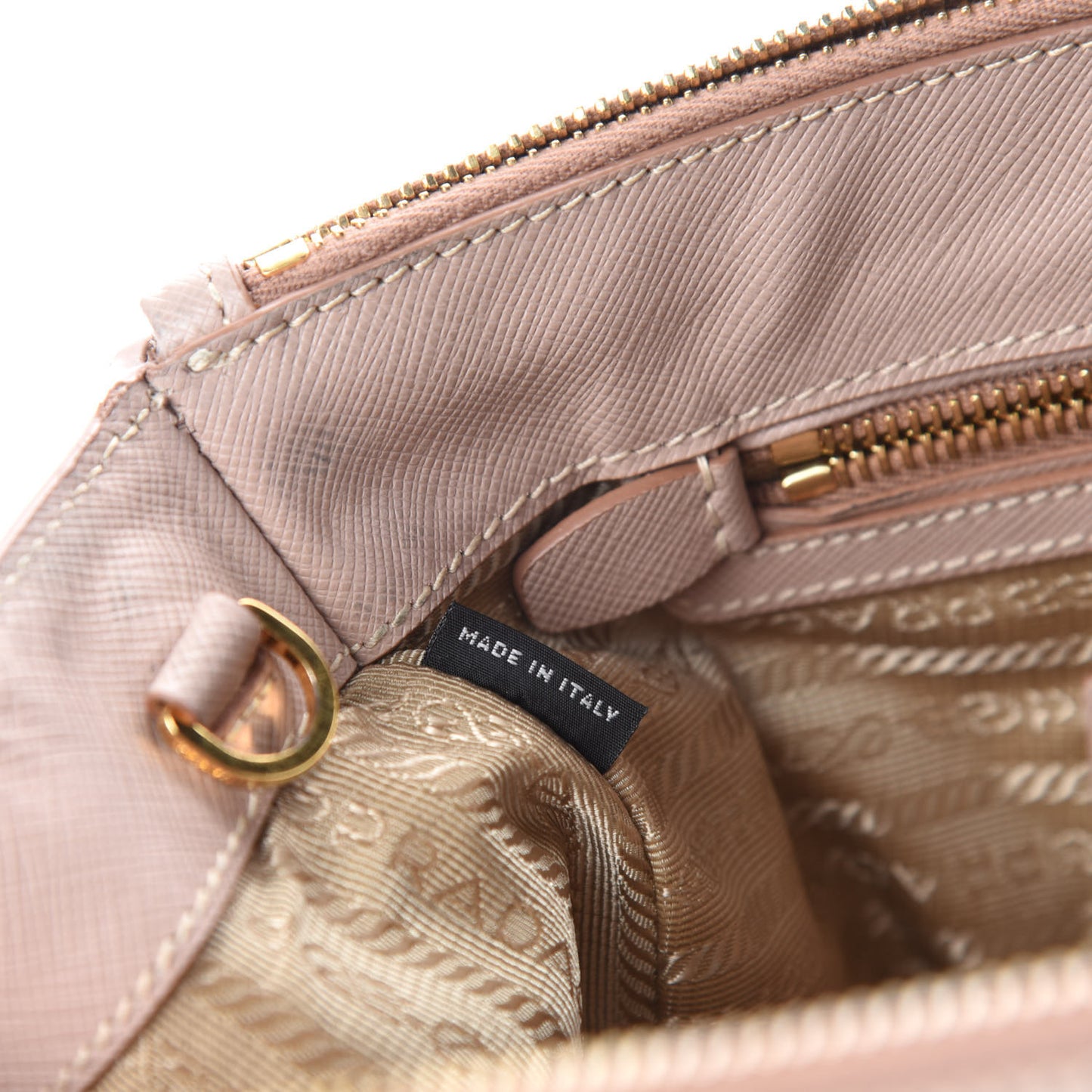 Saffiano Medium Galleria Double Zip Tote Cammeo