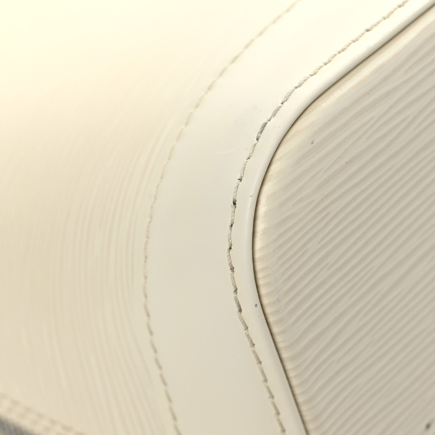 Louis Vuitton Epi Alma PM Ivory 9 of 10