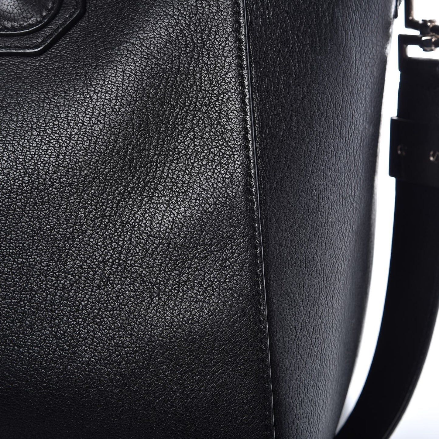 Sugar Goatskin Medium Antigona Black
