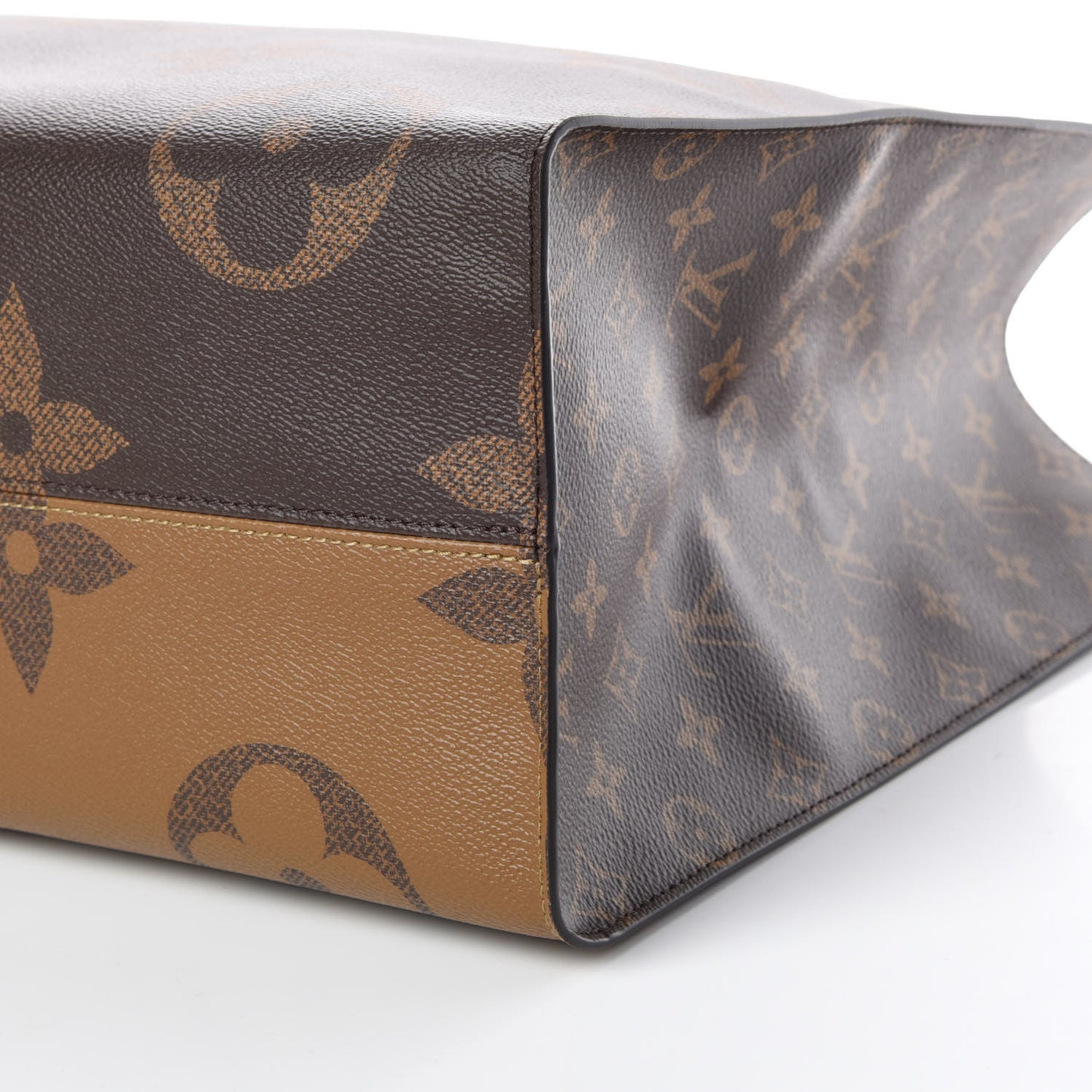 Reverse Monogram Giant Onthego GM