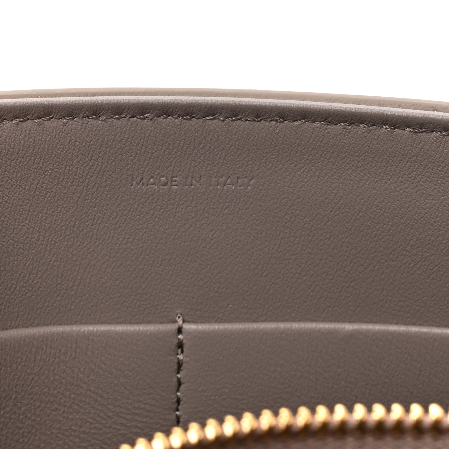 Supple Calfskin Medium Nino Pebble