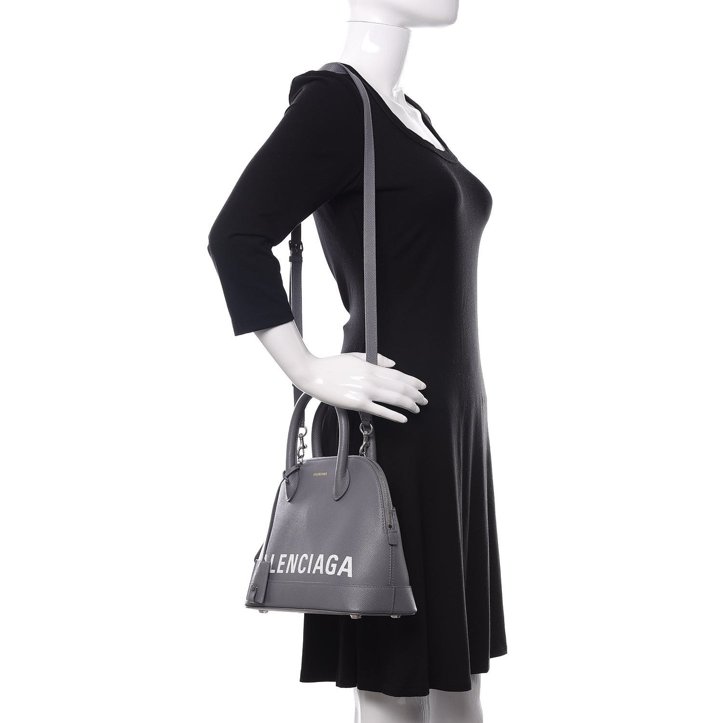 Signature Grained Calfskin Logo S Ville Top Handle Bag Gris Perle Fonce White