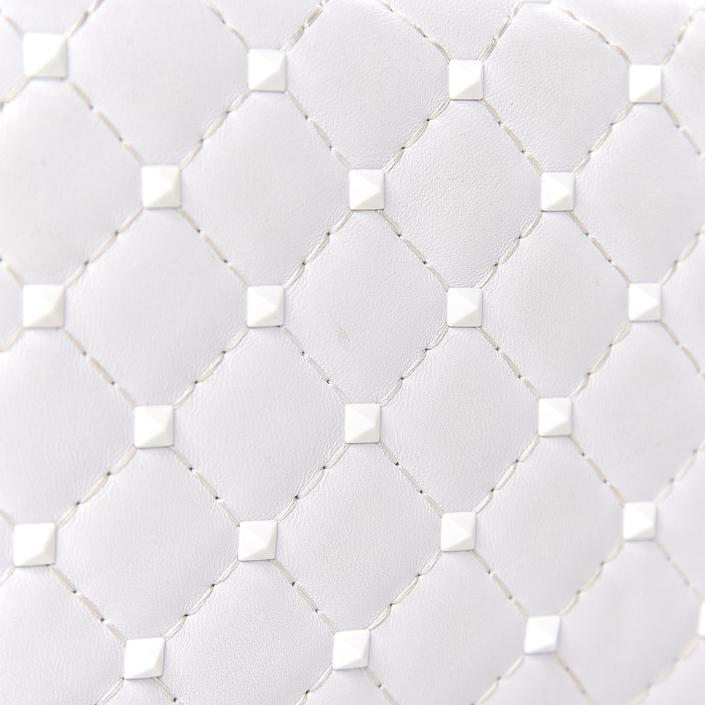 Lambskin Free Rockstud Spike Wallet on Chain Optic White