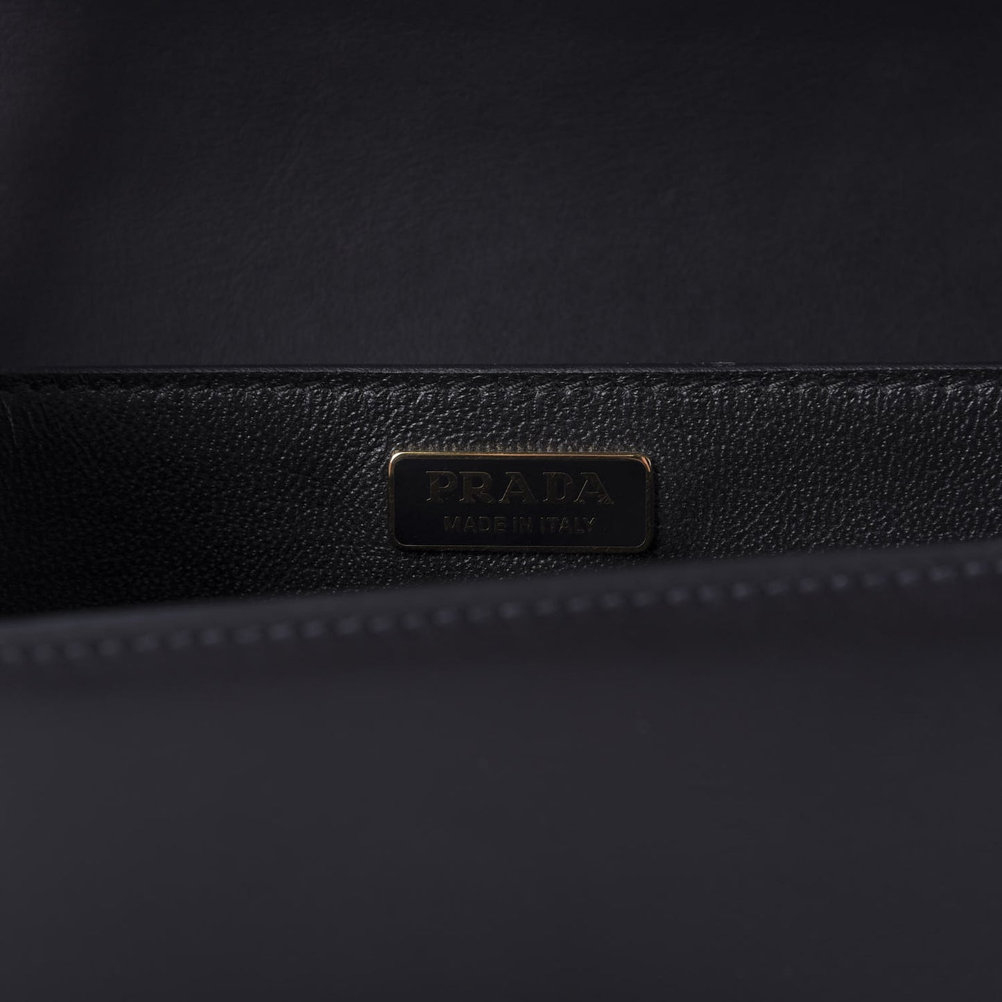 City Calf Saffiano Cahier Bag Black