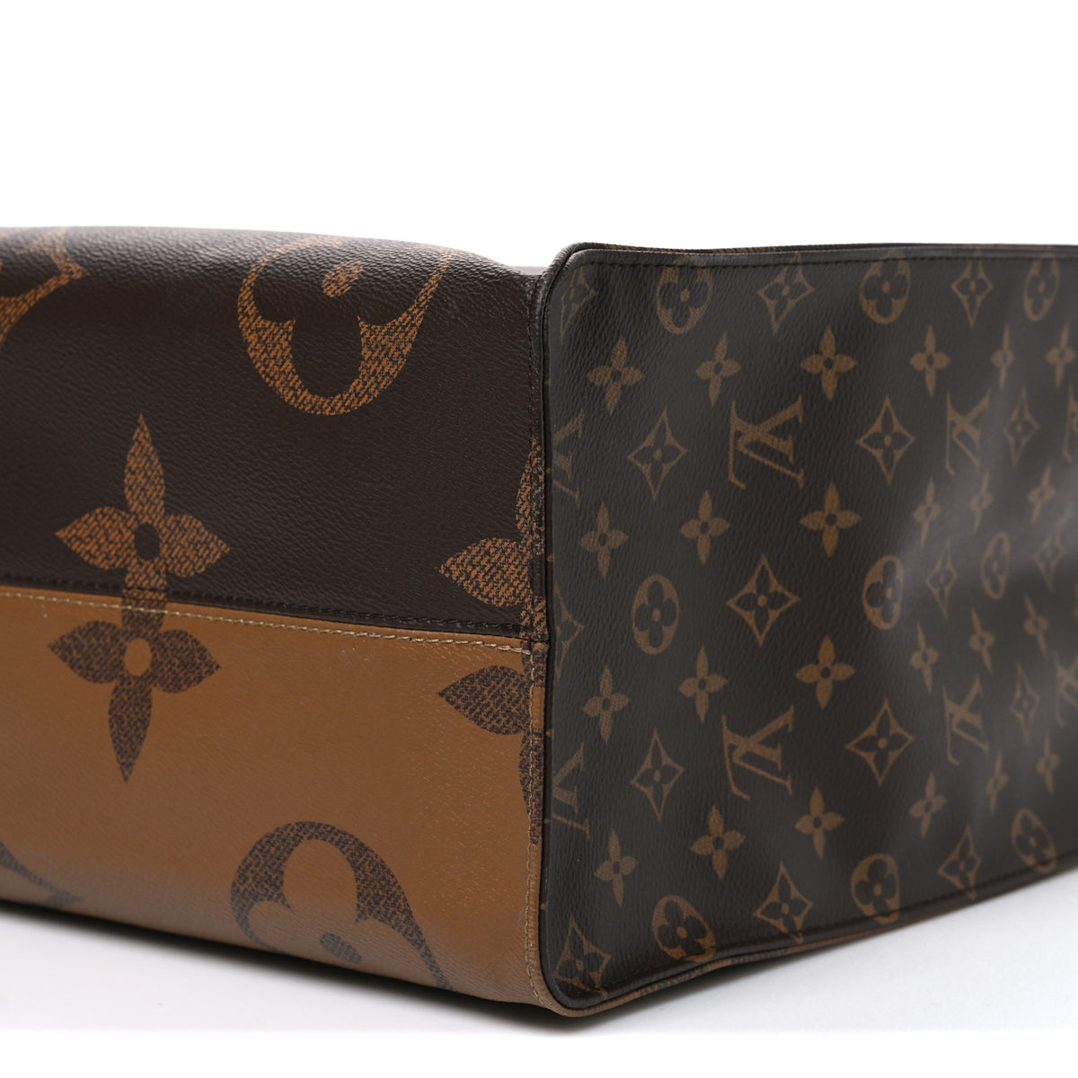 Reverse Monogram Giant Onthego GM