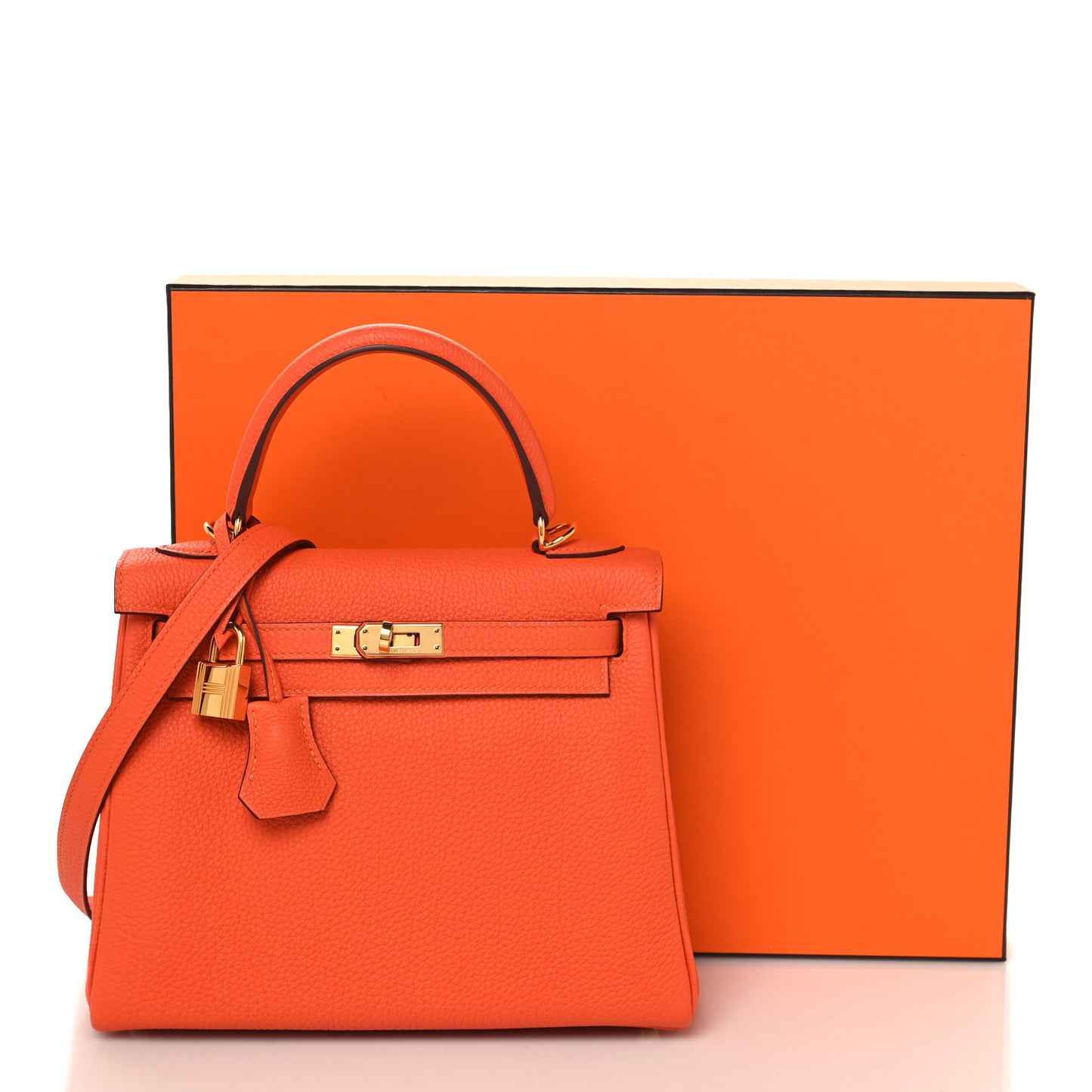 Togo Kelly Retourne 25 Feu